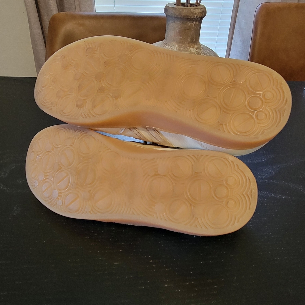 Dr. Scholl's White and Tan Women's Sneakers - Picture 6 of 8